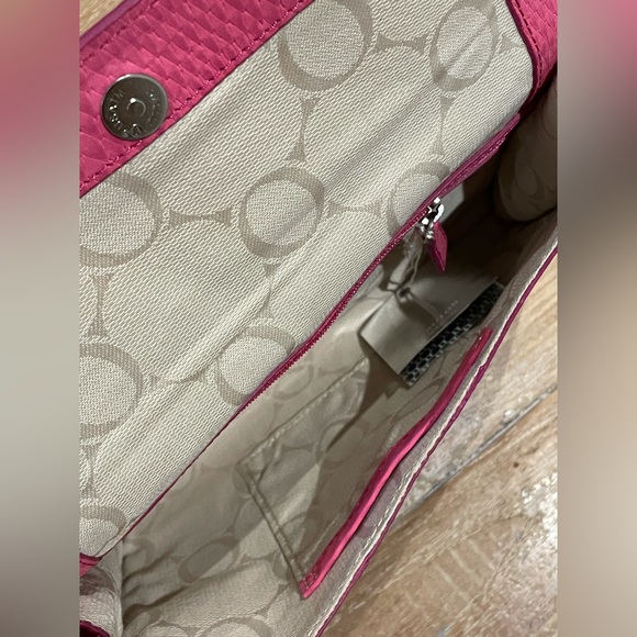 Oroton Small Pink Envelope Clutch - Picture 6 of 9